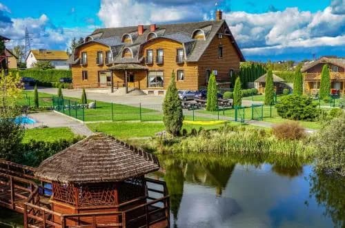 Dworek Tucholski – wyjątkowe miejsce na nocleg i organizację wydarzeń