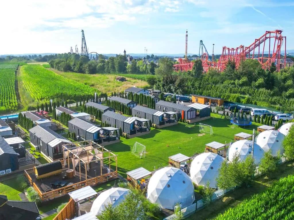 Ile kosztuje nocleg w Energylandii? Sprawdź ceny i opcje w Zatorze